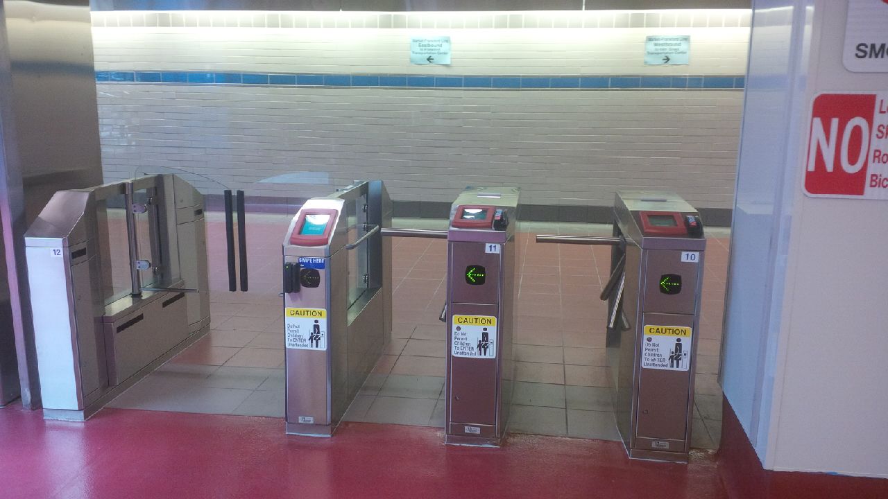 Appareils de contrôle d’accès pour le métro de Philadelphie